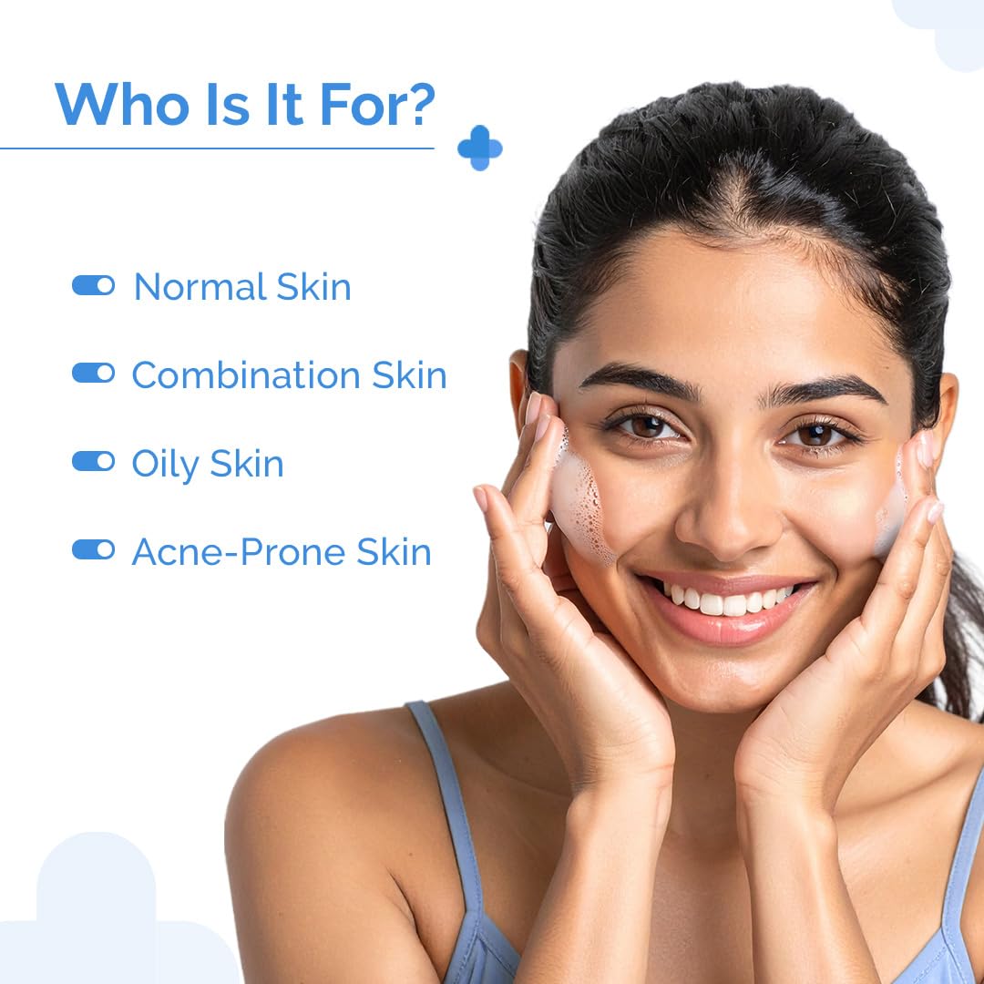 The Derma Co Sali-Cinamide Face Wash texture swatch — translucent gel consistency with foaming behaviour shown on skin